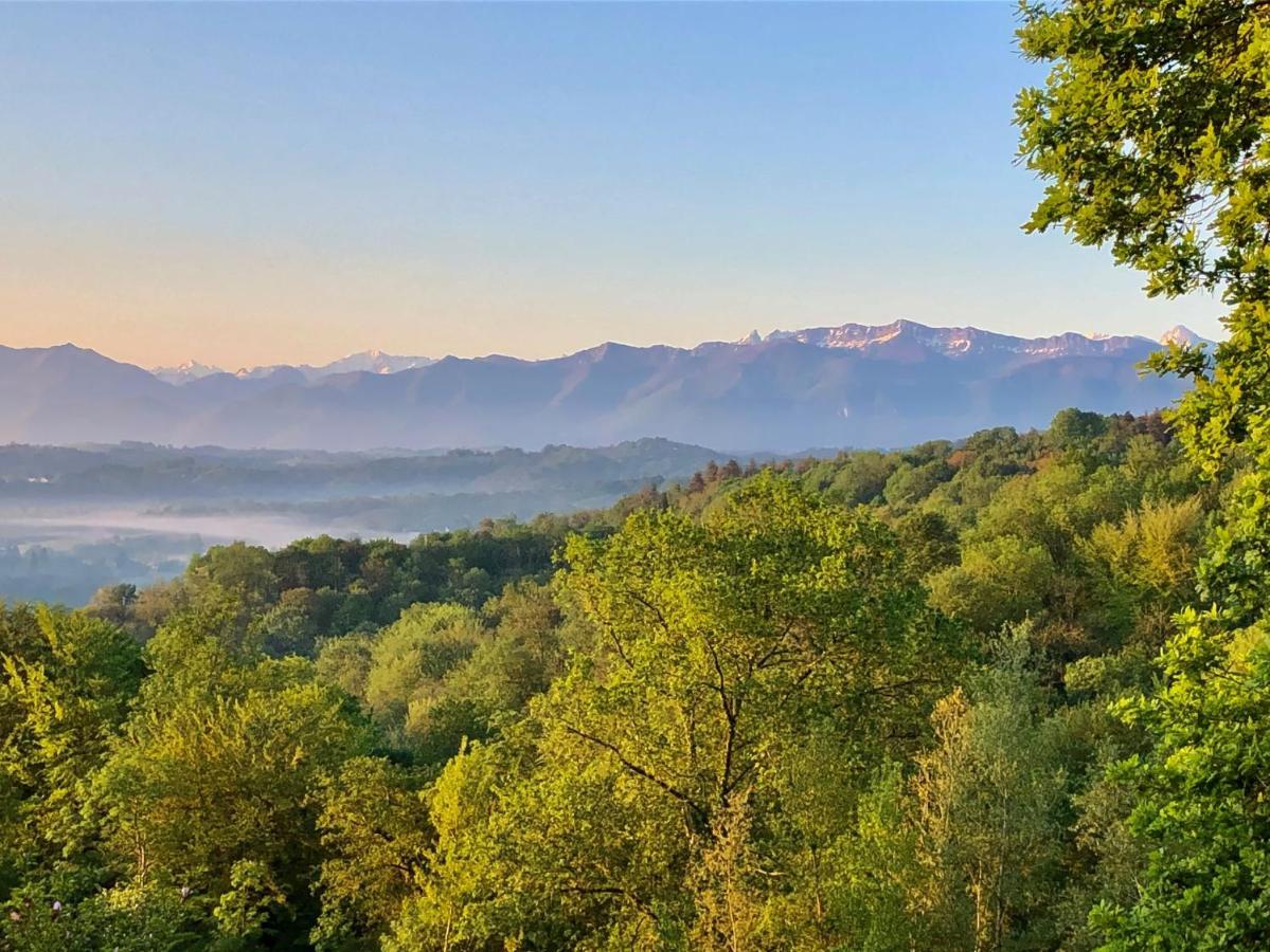 La Cabane Des Coteaux Gan 外观 照片